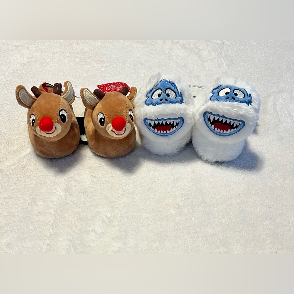 2 Pair Christmas Slippers! NWT!! Various sizes available!